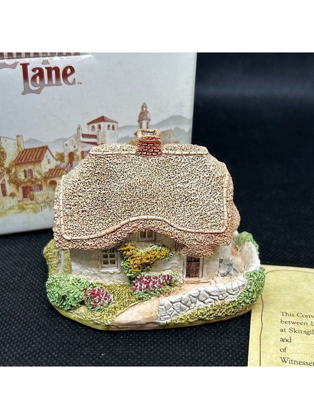 Lilliput Lane “Clover Cottage” collectible cottage